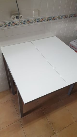 Mesa de cocina extensible de alta calidad. 90x45