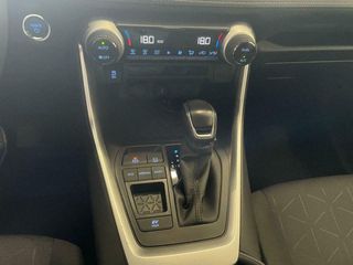 Toyota Rav4   2.5l 220H Advance