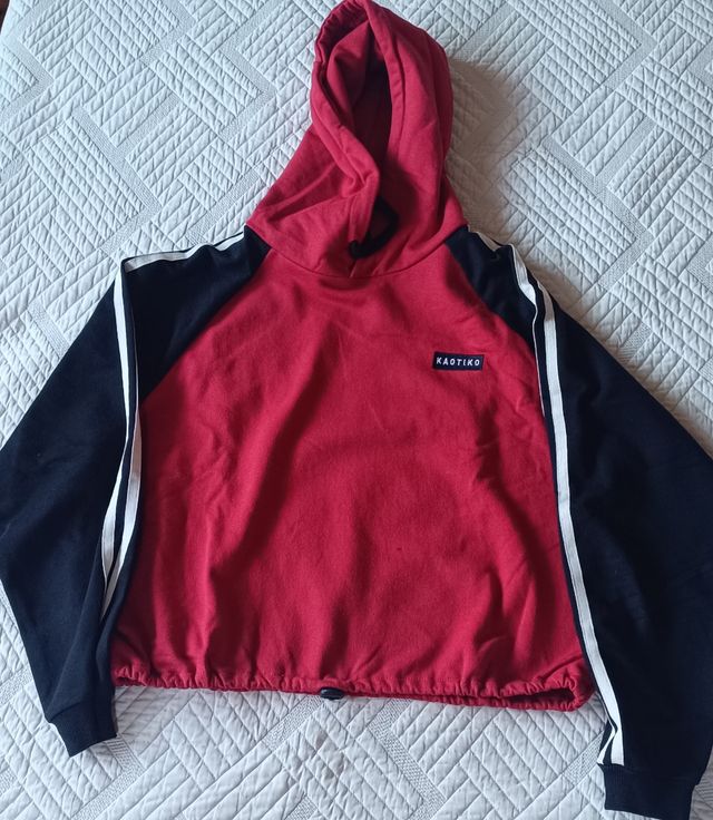 Kaotiko Sudadera Roja y Negra con capucha