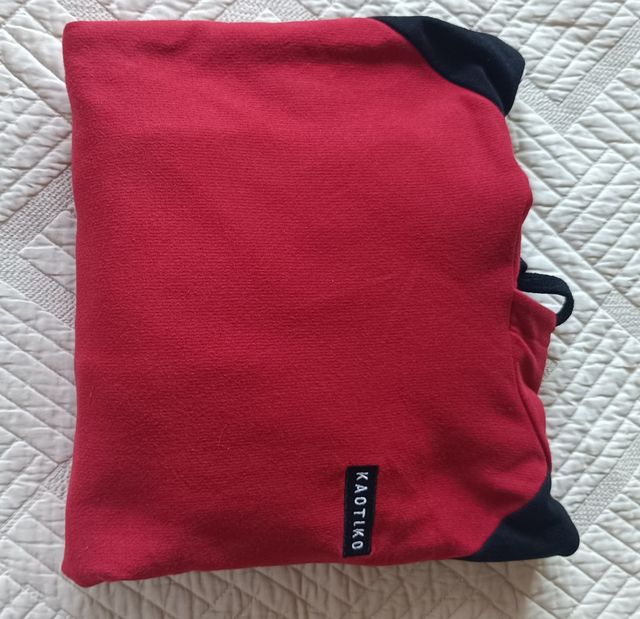 Kaotiko Sudadera Roja y Negra con capucha