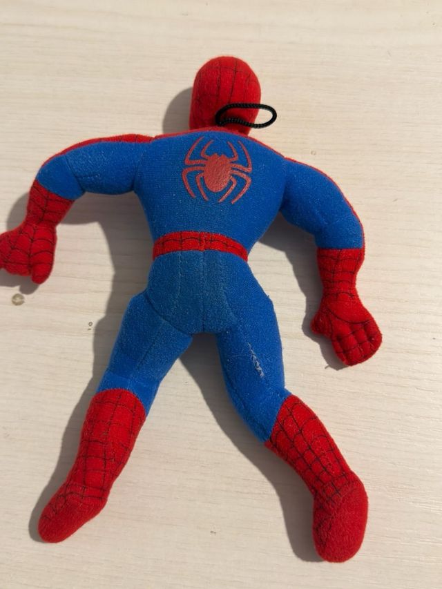 Peluche Spiderman per bambini