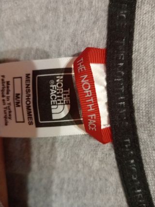 Camiseta The North Face Gris