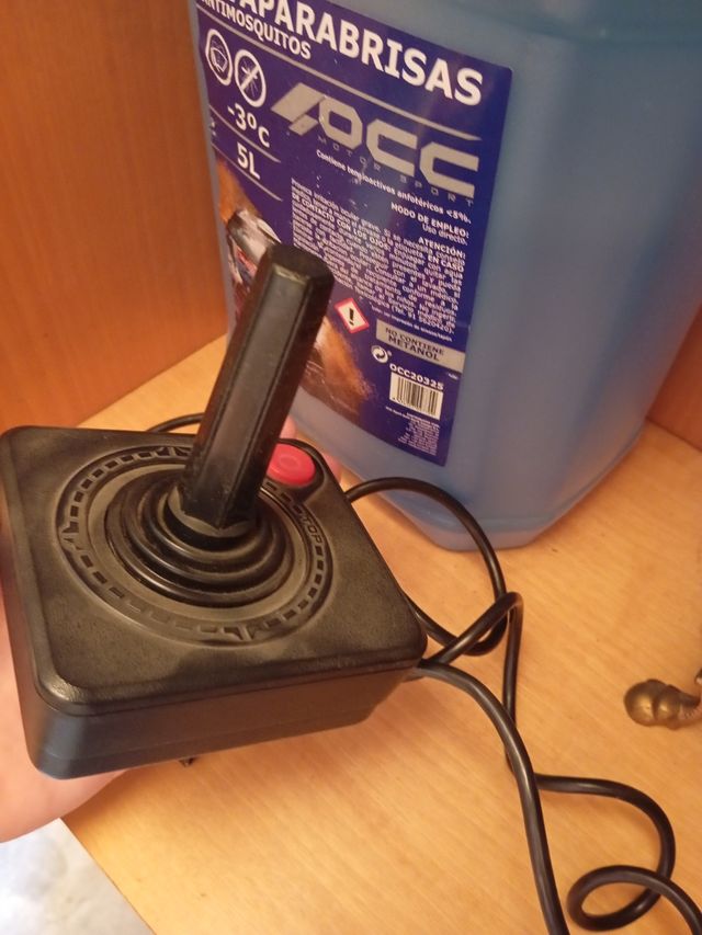 Mando videojuegos Atari antiguo