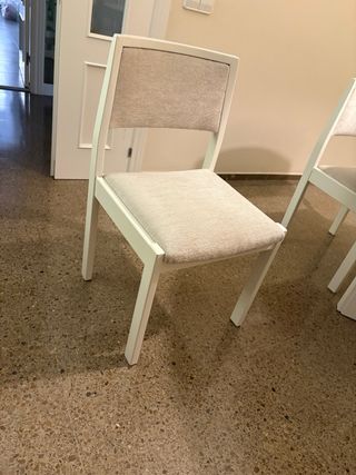 4 Sillas blanco roto tapizadas beige