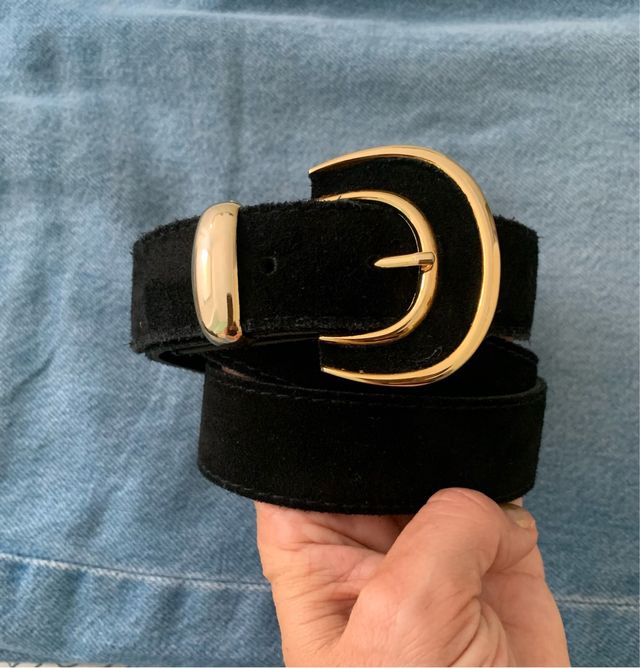 Cinturón negro dorado piel 110 cm