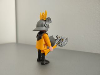 Playmobil Guerrero Medieval con Hacha y Escudo