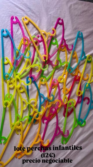 Lote 26 Perchas Infantiles Colores