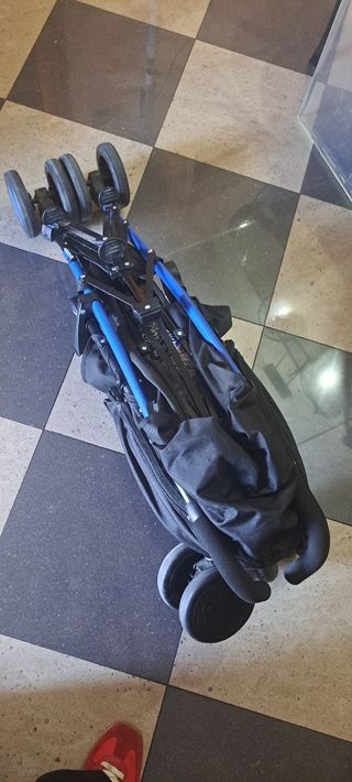 Silla de paseo Chicco azul y negra