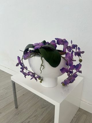 Jarrón Orquídea Morada y Blanca