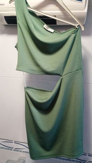 Vestido Pull&Bear verde con cortes