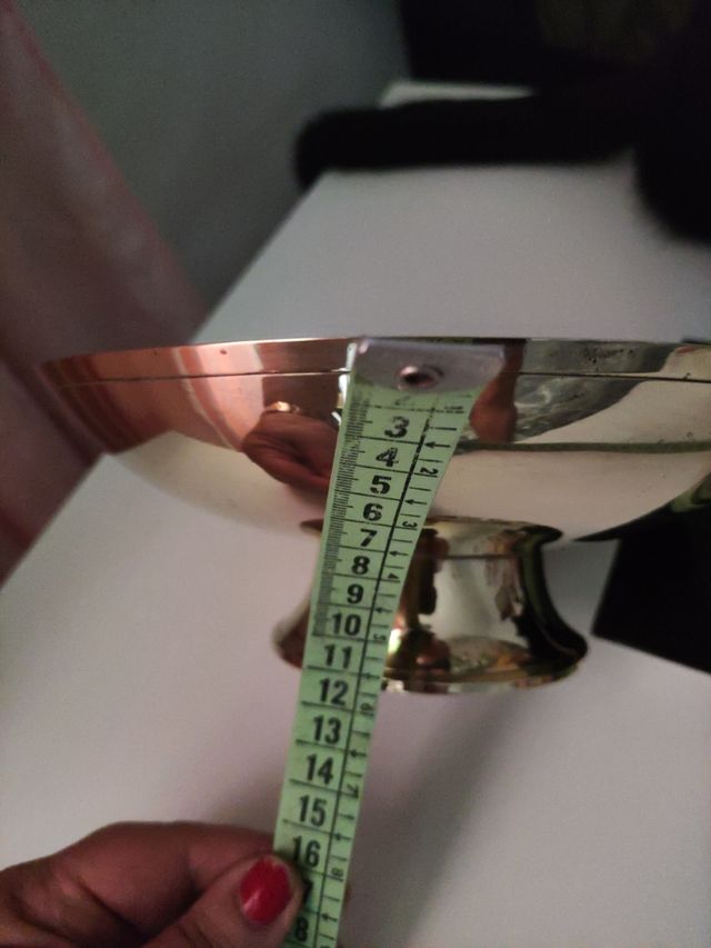 Centro de mesa decorativo con rosas