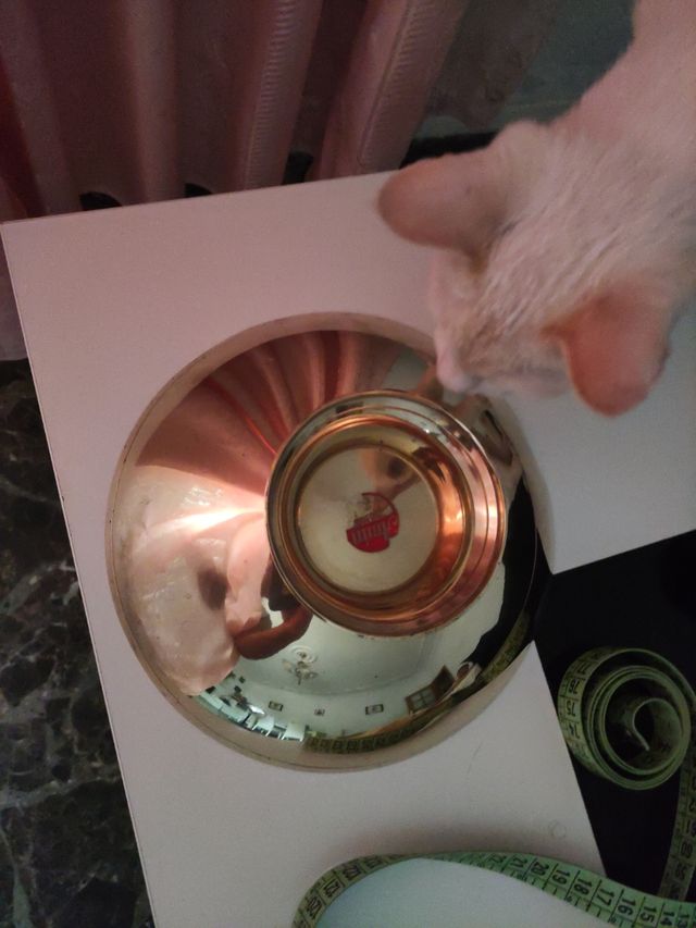 Centro de mesa decorativo con rosas