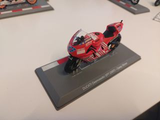 Moto Ducati Desmosedici GP7 Casey Stoner