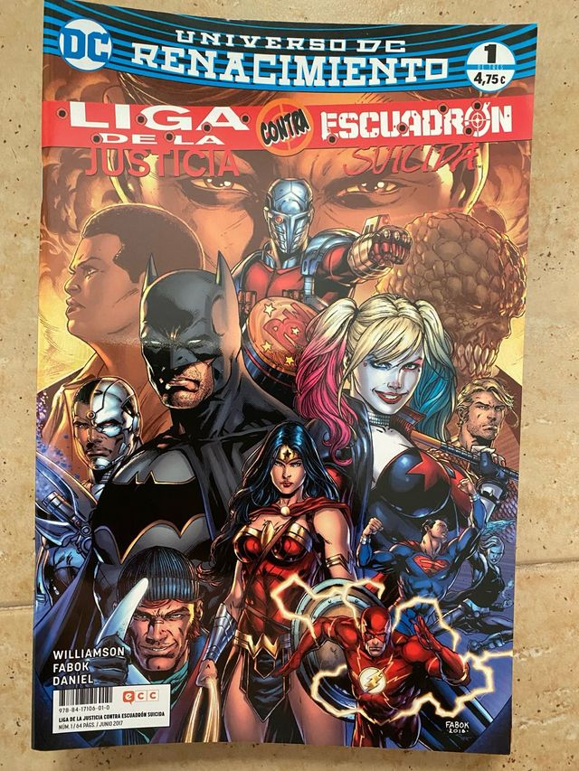 Lote oferta varios DC. Librerías: 29 euros