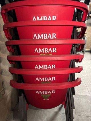 6 mesas y 12 sillas nuevas