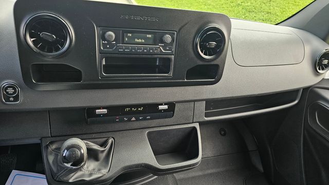 Mercedes-Benz Sprinter 2022  317 Long