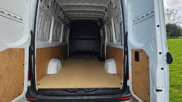 Mercedes-Benz Sprinter 2022  317 Long