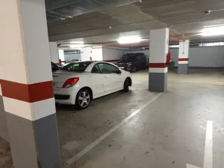 Alquiler Garajes en plaza América-Lugaritz