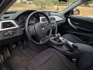 BMW Serie 3 F30 318d 143cv 2013
