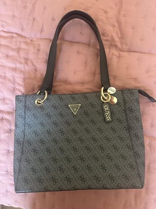 Bolso de hombro Guess gris