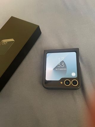 Teléfono móvil plegable usado 6 meses