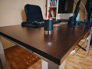 Mesa de despacho moderna madera y metal