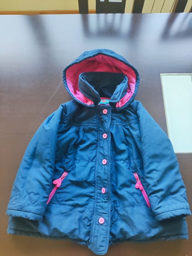 Abrigo infantil azul con forro rosa
