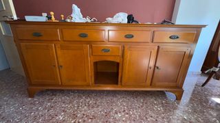 Mueble aparador de madera maciza
