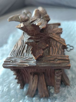 Cajita de sellos de madera tallada