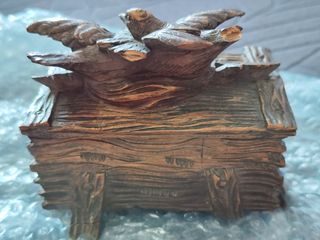 Cajita de sellos de madera tallada