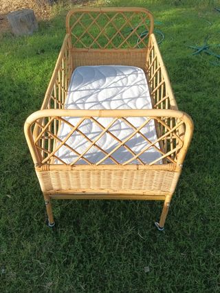 Espectacular Cuna Moisés de Rattan, y bambú 