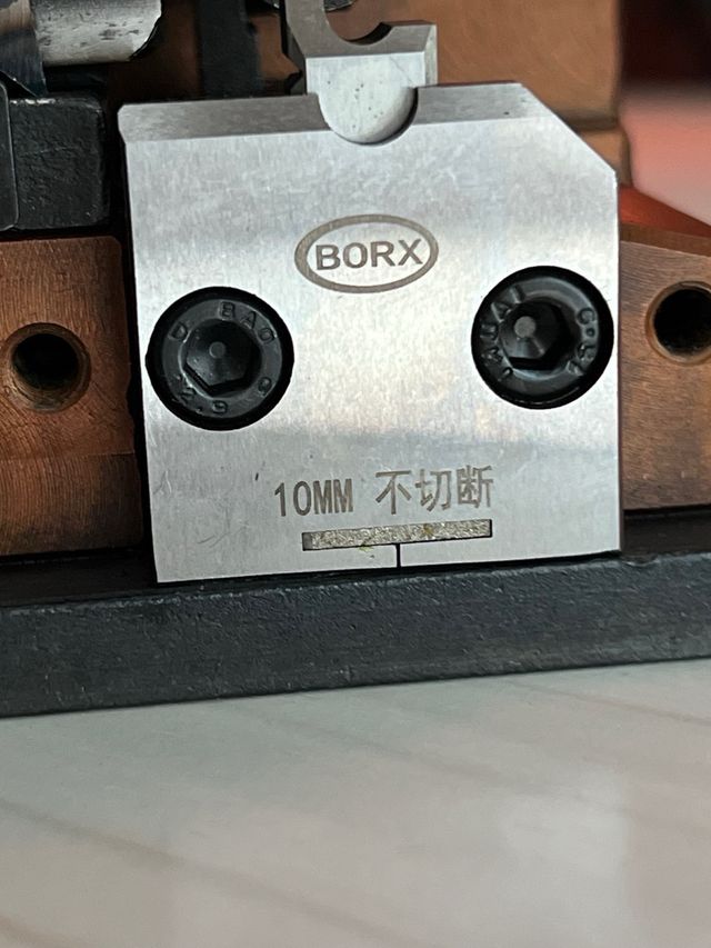 Pinza industriale di precisione