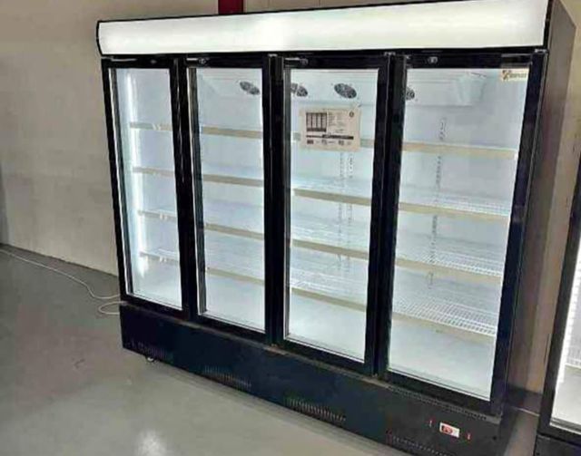 Nevera expositora refrigerada 4 puertas 624792455