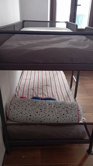 Cama Ikea Gris