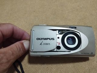 Cámara Olympus i ZOOM 75