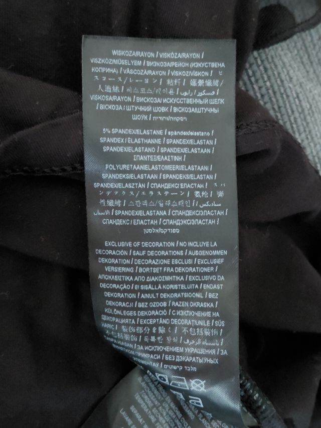 Camiseta Guess manga corta lunares