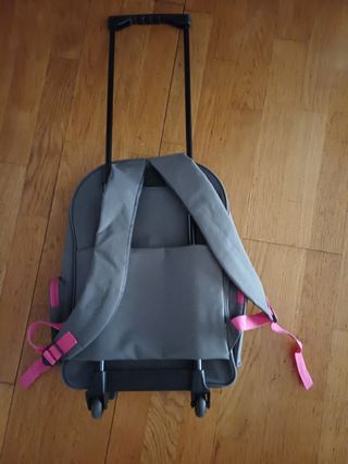 Mochila escolar con ruedas y mariposa