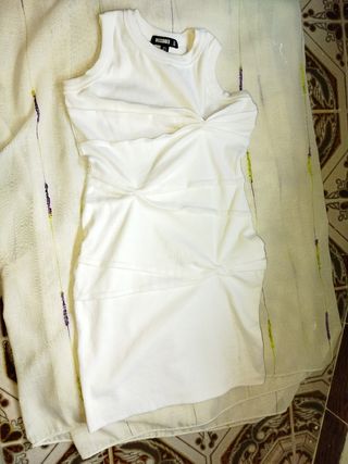 Vestido de manga y otro marca 
4€ cada uno 