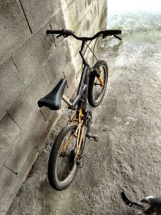 Bicicleta de montaña con suspensión