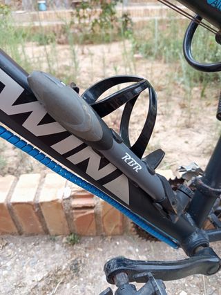 Bicicleta Btwin 26 gris
