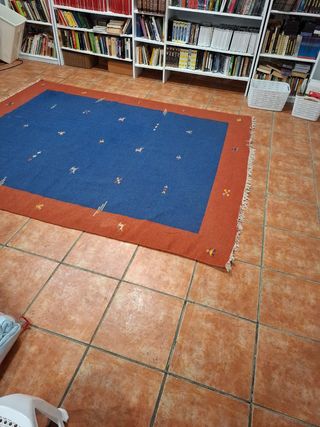 Alfombra grande azul y naranja