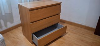 Cajonera de madera con 3 cajones, en Sevilla
