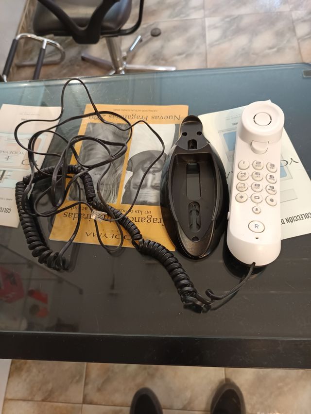 TELÉFONO ALCATEL. PARA COLGAR EL PAREZ