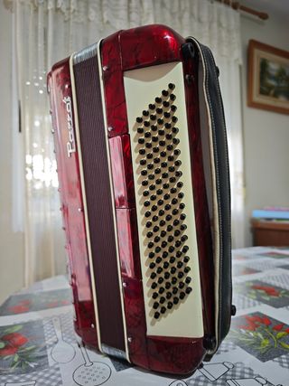 Acordeón 120 bajos rojo