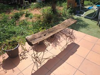 Muebles y piezas de madera y metal a medida
