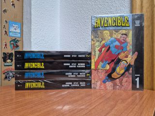 Lote 5 Tomos Invencible de Robert Kirkman ECC Edi.