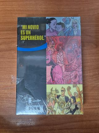 Lote 5 Tomos Invencible de Robert Kirkman ECC Edi.