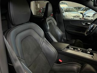VOLVO XC60 2.0 T8 AWD RDESIGN AUTO