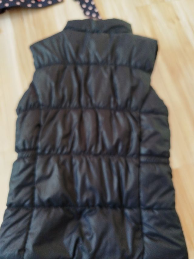 Lote Ropa Otoño T6-7: Chaleco, Chubasquero, Gabard