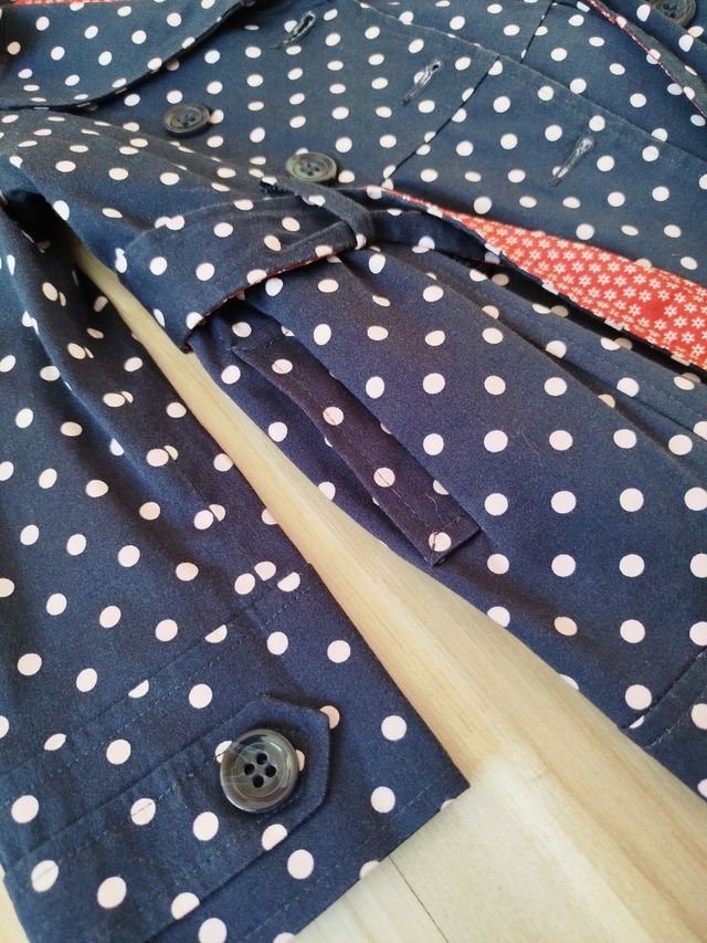 Lote Ropa Otoño T6-7: Chaleco, Chubasquero, Gabard